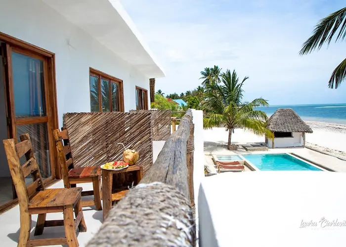 Moonshine Uroa Boutique Hotel