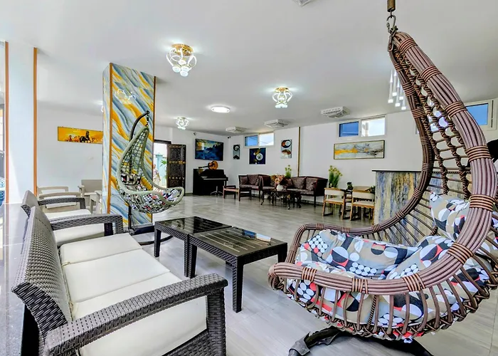 Golden Hotel